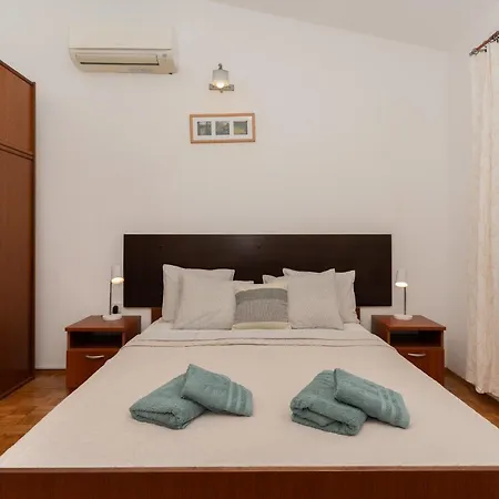 Lejlighed House With Amazing View And Bbq- Uvala Stivasnica Ražanj